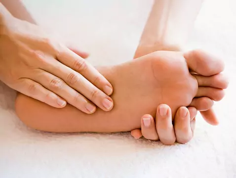 Hallux valgus und wie man ihn behandelt