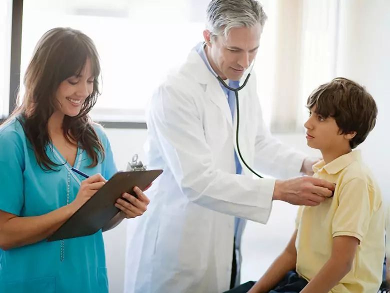 Fieberkrämpfe - Ursachen, Symptome, Diagnose, Behandlung