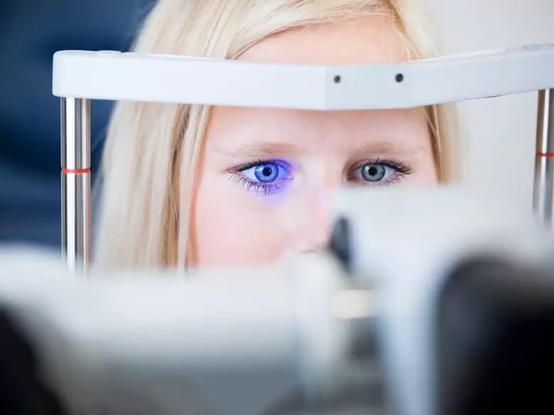 Nervöse Tics - Ursachen, Symptome, Diagnose, Behandlung