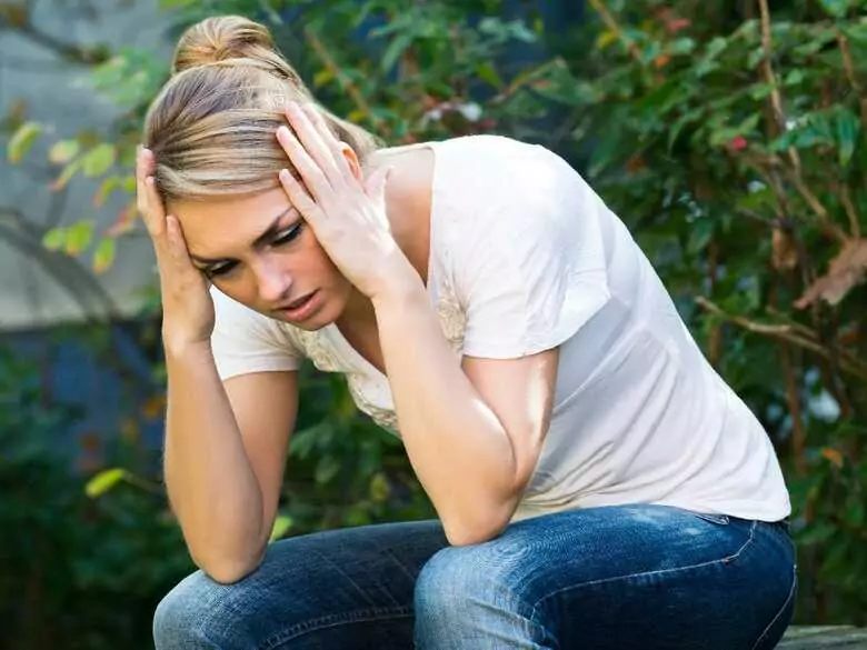 Zusammenhang zwischen Kopfschmerzen und COVID-19