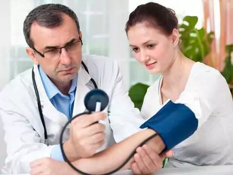 Bluthochdruck - Ursachen, Symptome, Diagnose, Behandlung, Verlauf