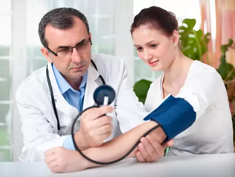 Bluthochdruck - Ursachen, Symptome, Diagnose, Behandlung, Verlauf
