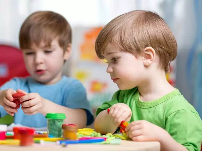 Wie wählt man eine gute Kinderkrippe aus?