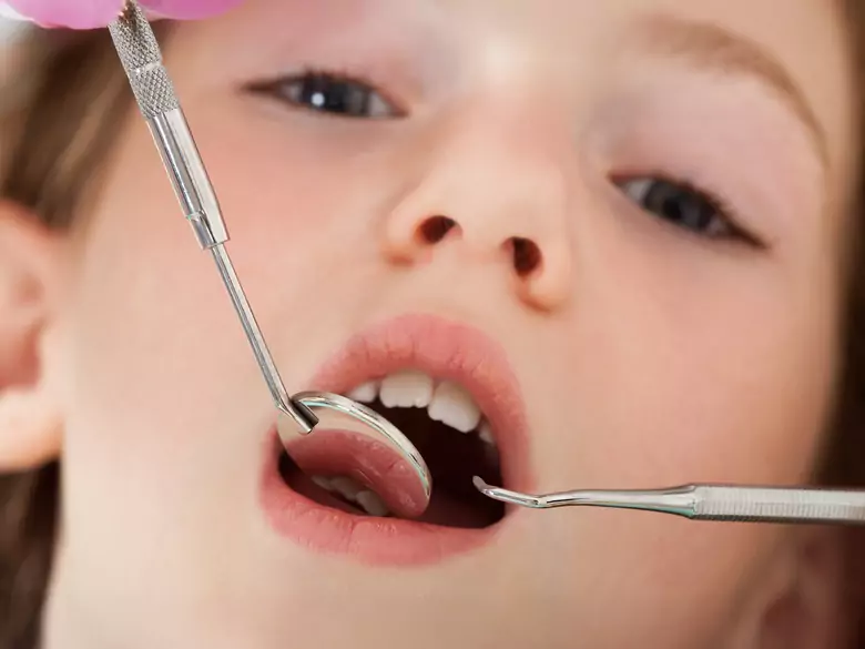 Wie pflege ich die Zähne meines Babys?