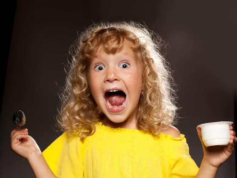 Was ist zu tun, wenn ein Kind sich einen bleibenden Zahn ausschlägt oder bricht?