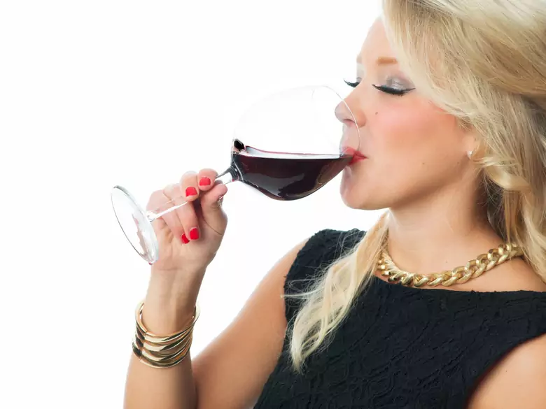 Auswirkungen von Alkohol auf die reproduktive Gesundheit von Frauen