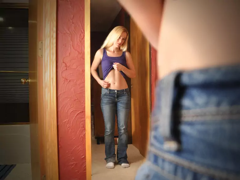 Kleinwuchs bei Frauen - Ursachen, Symptome, Diagnose, Behandlung