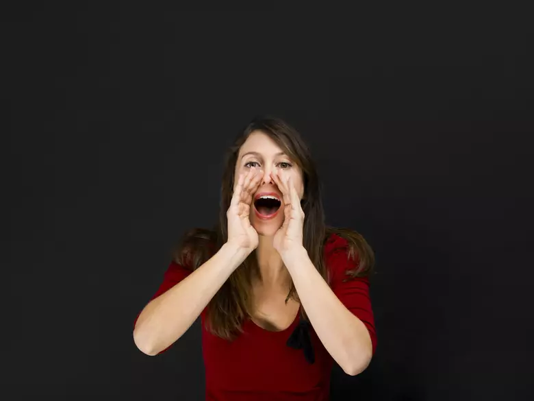 Unspezifische Symptome von Eierstockkrebs bei Frauen