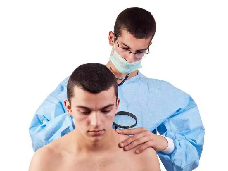 Männer mit hohem Testosteronspiegel haben möglicherweise ein höheres Risiko, ein Melanom zu entwickeln