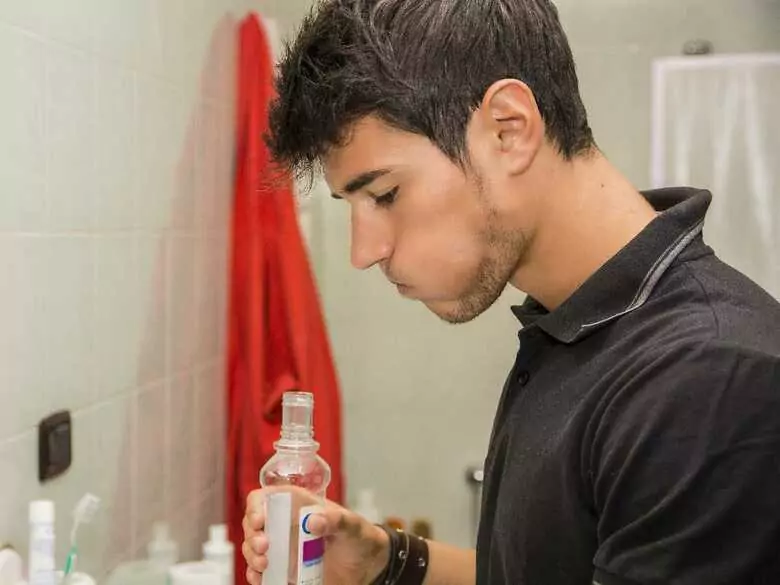 Zahnempfindlichkeit. Wie kann man sie mit Hausmitteln behandeln?