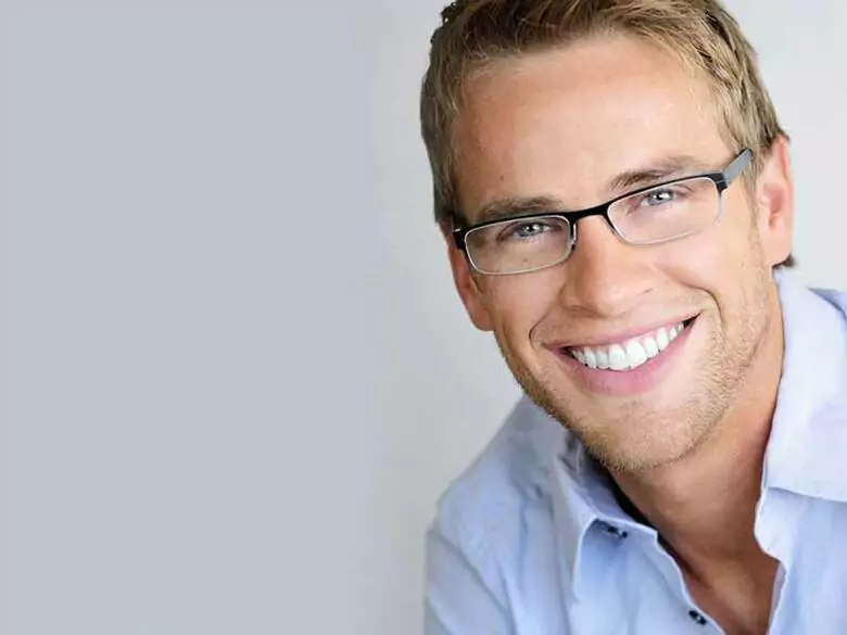 Schadet das Aufhellen dem Zahnschmelz?