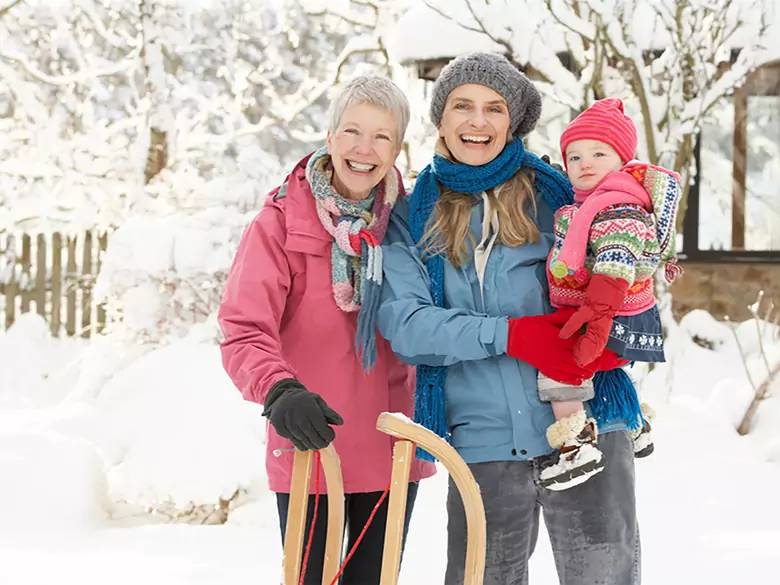 Wie pflege ich die Haut meines Babys im Winter?