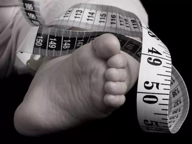 Wovon hängt die Höhe ab, die ein Mensch erreicht?