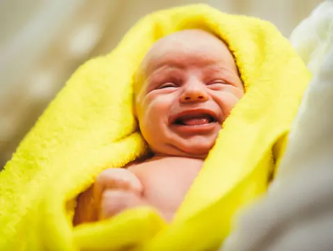 Wie reagiert das Gehirn einer Mutter auf das Weinen ihres Babys?
