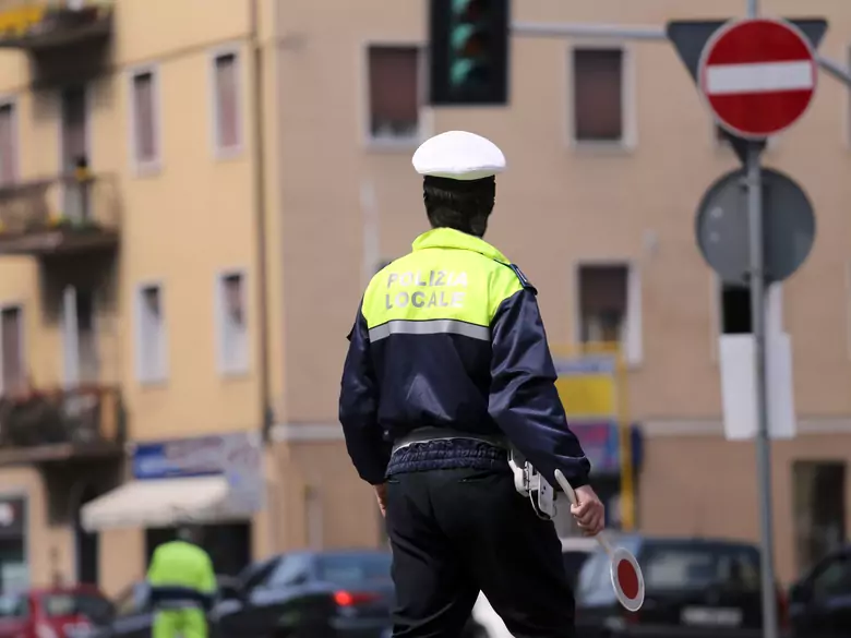 Wohnen in der Nähe einer stark befahrenen Straße und das Risiko einer Demenzerkrankung