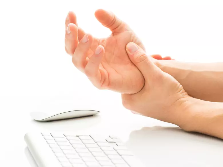 Raue Haut an den Ellenbogen - Hausmittel für trockene Haut