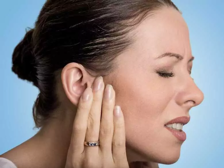 Juckende Ohren: was könnte die Ursache sein?