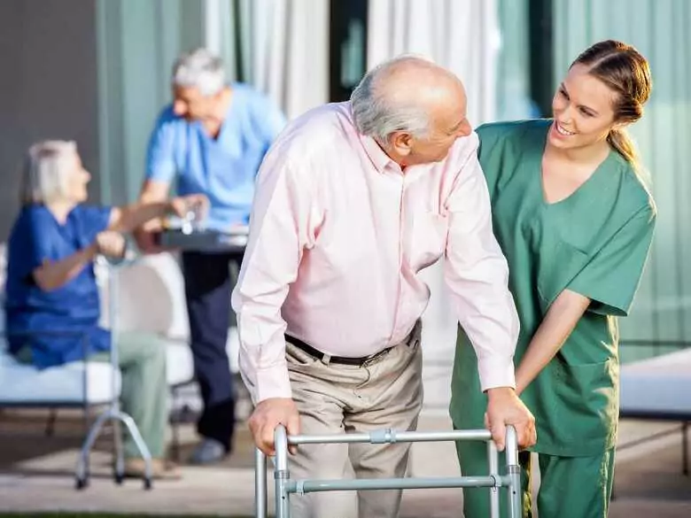 Diagnose und Pflege einer Person mit Morbus Parkinson