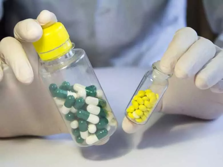 Wie wurden die ersten Medikamente gegen Schizophrenie, Depression und BAS entwickelt?