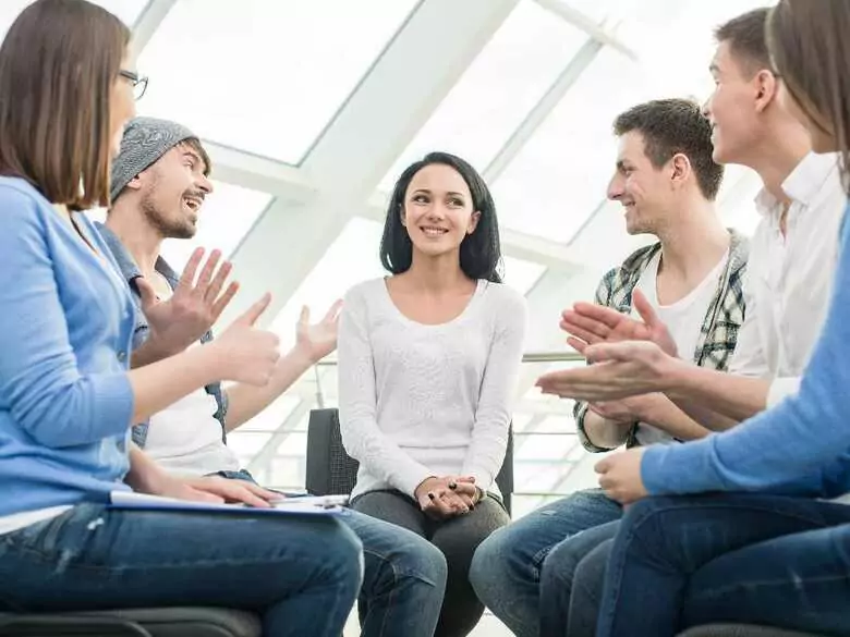 Gruppentherapie: Was ist das und wem kann sie empfohlen werden?