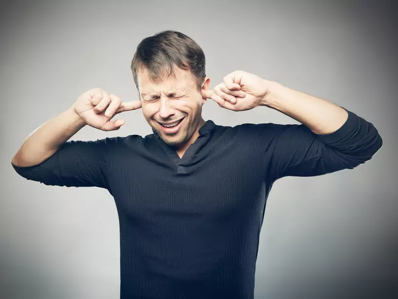 Auswirkungen der auditiven Verarbeitung auf die phonologischen Funktionen