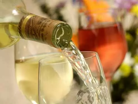 Wie kann Alkohol das Krebsrisiko erhöhen?