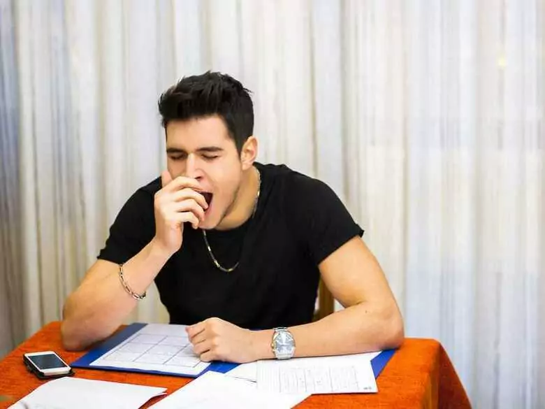 Was hat sehr häufiges Gähnen mit Psychiatrie zu tun?